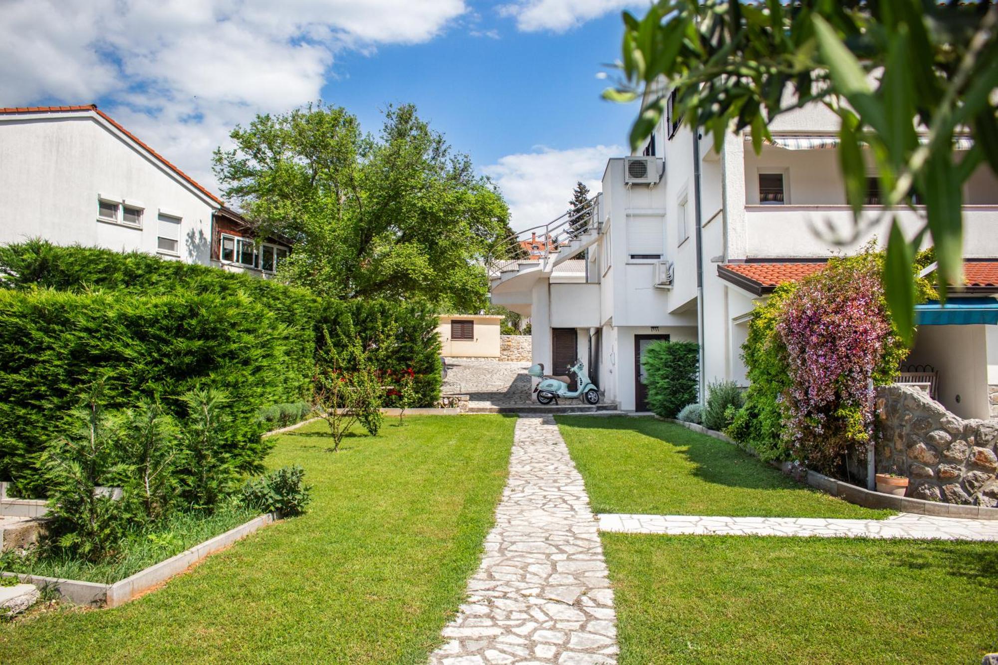 Seaside Apartments Petar Крк Екстер'єр фото